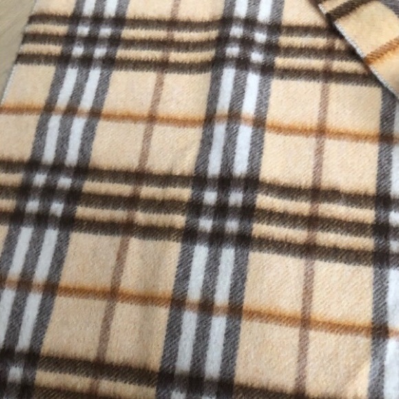 Burberry cashmere scarf - Picture 2 of 3